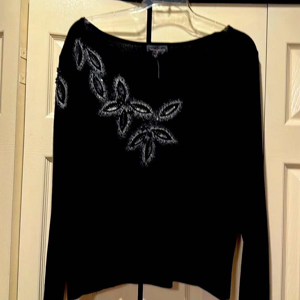 Investments II. Black sweater women’s plus size 1X.  New with tags.
